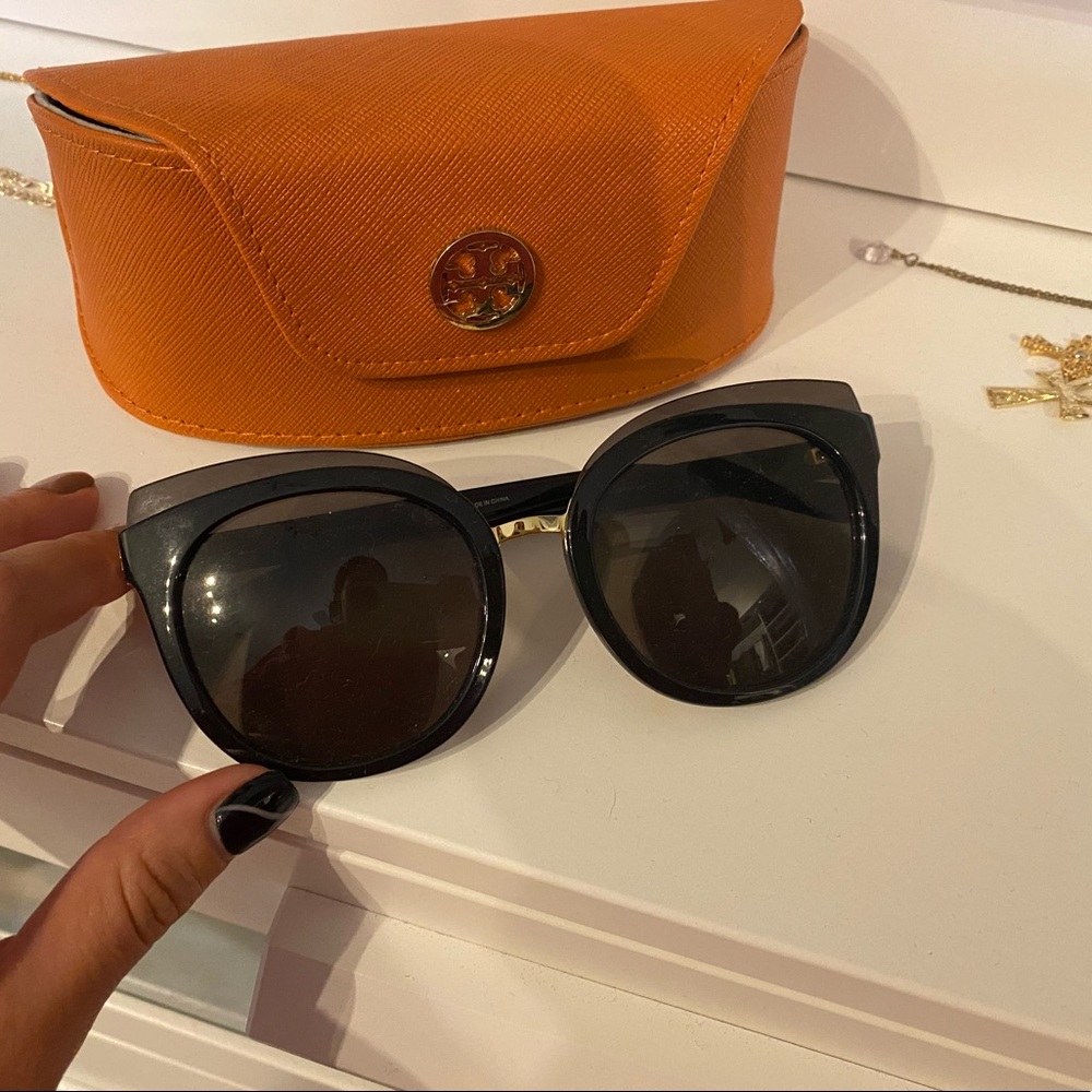tory burch black sunglasses